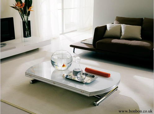 Globe space saving table