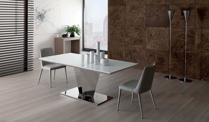 DIAMANTE DINING TABLE